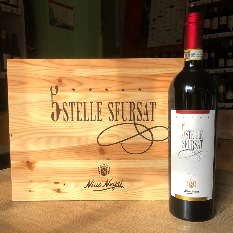 6 Flaschen Sfursat 5 Stelle Sforzato di Valtellina DOCG 2020 in Original Holzkiste 6 Flaschen Sfursat 5 Stelle Sforzato di Valtellina DOCG 2020 in Original Holzkiste